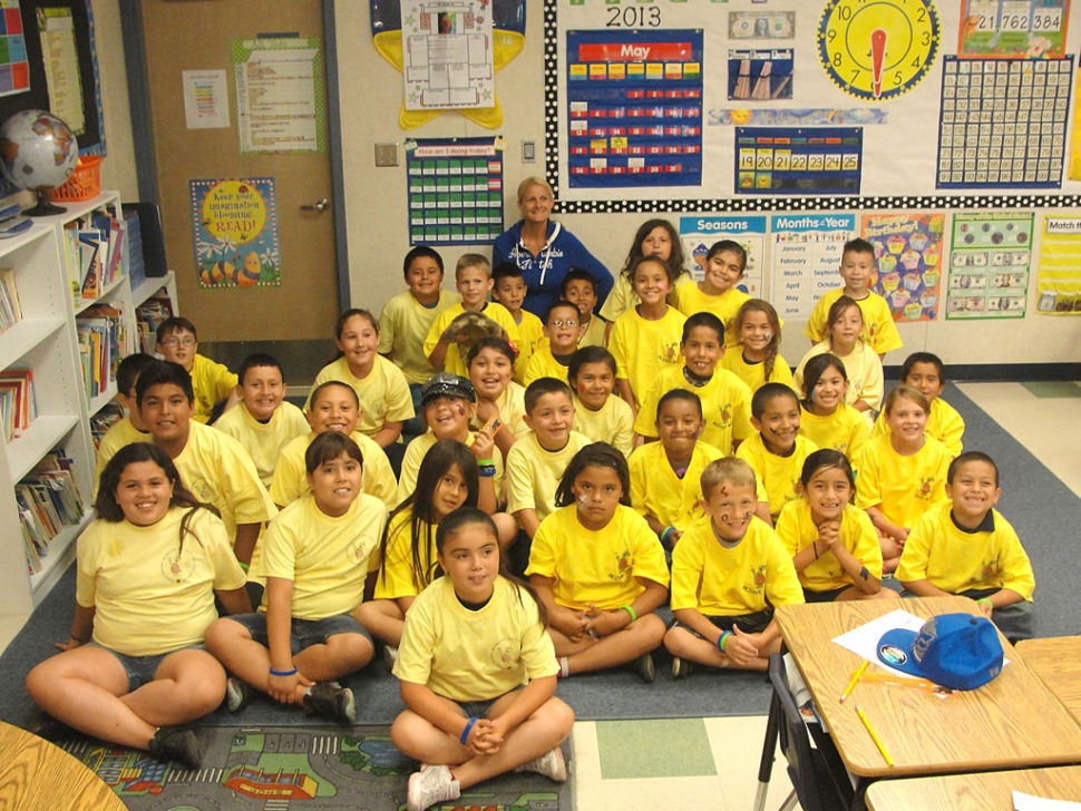 They also brought the entire class a t-shirt, bracelets, bookmarks, pencils, and coloring books. 