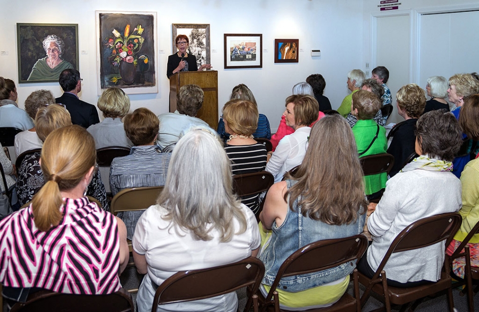 Michele Pracy Addresses Toledo Art Museum Group. Photo by Les Dublin.