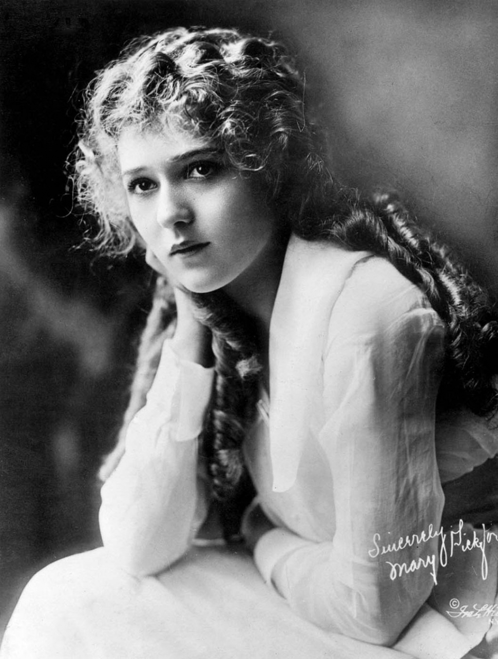 Mary Pickford – Public Domain (FanPop.com)