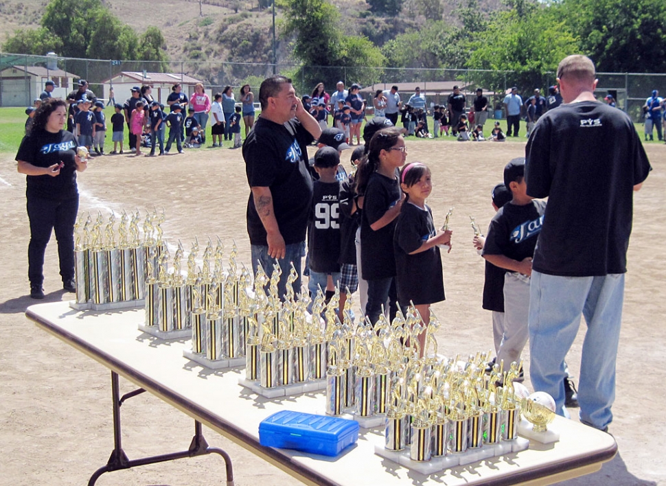 Children were presented with trophies at closing ceremonies in Piru. (Photos courtesy Andy Arias)