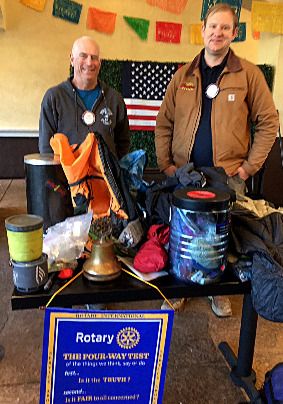 (l-r) Rotarian and guest speaker Jerry Peterson with Fillmore Rotary Club President Andy Klittich. Photo
courtesy Rotarian Martha Richardson.