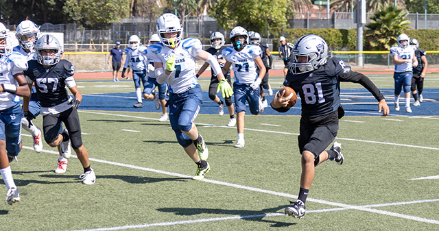 On Saturday, September 12, the Fillmore Raiders continued their strong season after a successful Saturday of football. This week’s photos feature the Raiders’ Bantam, Sophomore and Senior teams. Bantams defeated the Camarillo Stingers 30–18, the Sophomores defeated the Saugus Spartans 14–8, and the Seniors defeated the Camarillo Stingers 26–6. Above, action from the Raiders’ Senior game against Camarillo. Photo credit Crystal Gurrola.