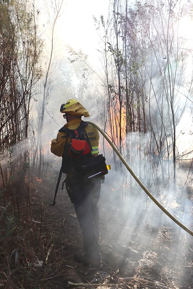 On Thursday, October 30th, at 4:22pm, a vegetation fire broke out in the 400 block of Chambersburg Road, Bardsdale. Five units quickly knocked down the flames which were contained to approximately a quarter acre in the Santa Clara Riverbed near a homeless encampment. Photo credit Sebastian Ramirez.