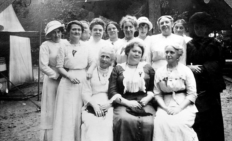 Group of Women in Chicago in 1902. One woman clothed in full mourning.