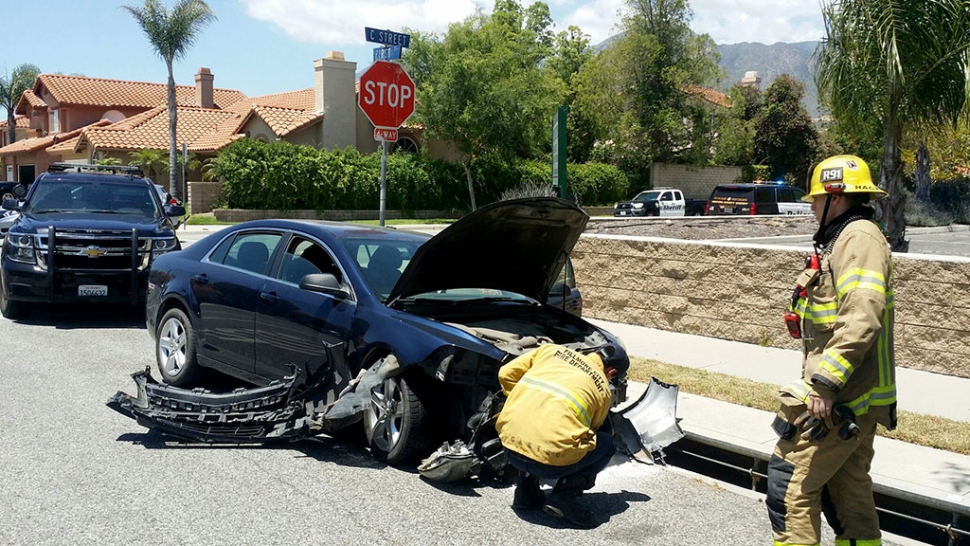 (above & below) Two Car Collision at C & 1st Street. On Wednesday, May 20th at 1:05pm at C Street and 1st, a blue sedan and silver SUV collided. Both Fillmore Fire and VC Sheriff’s Department responded to the scene. No injuries
were reported at the time of the crash; cause is still under investigation.