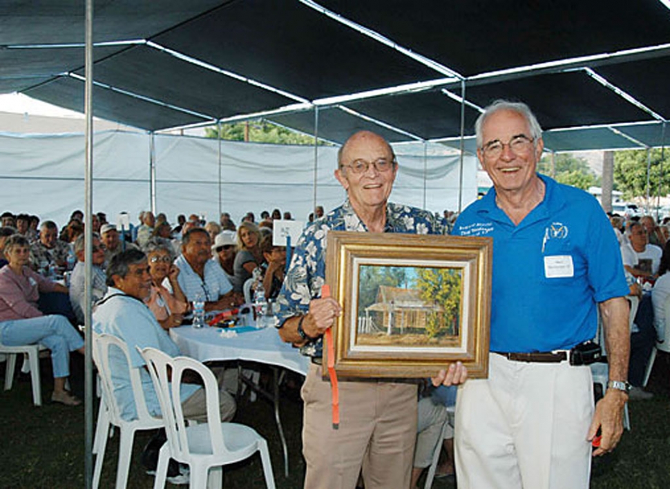 im Wilson with the second award in the drawing, Donated by Calvin and Lavonne Deeter. For more photos, visit http://www.fillmorehighalumni.com/alumnidinner