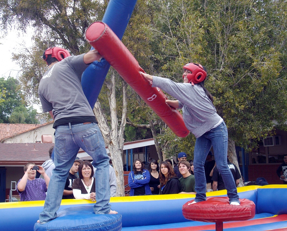 Fillmore High School ASB Student Body put on a API Fun Day. They wanted to thank the kids for great test scores from last year and hope that the school body can do the same this year.