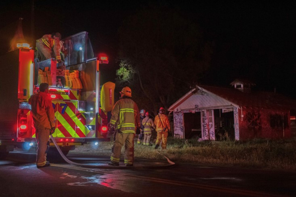 On Monday, March 21st, 2022, at 11:51am, Ventura County Fire and Fillmore City Fire dispatched to a reported structure fire in the area of South Mountain Road and Sespe Street, Bardsdale. Arriving fire crews found an abandoned building with a small fire inside. They were able to extinguish the fire quickly; no injuries were reported. Photo credit Angel Esquivel-AE News.