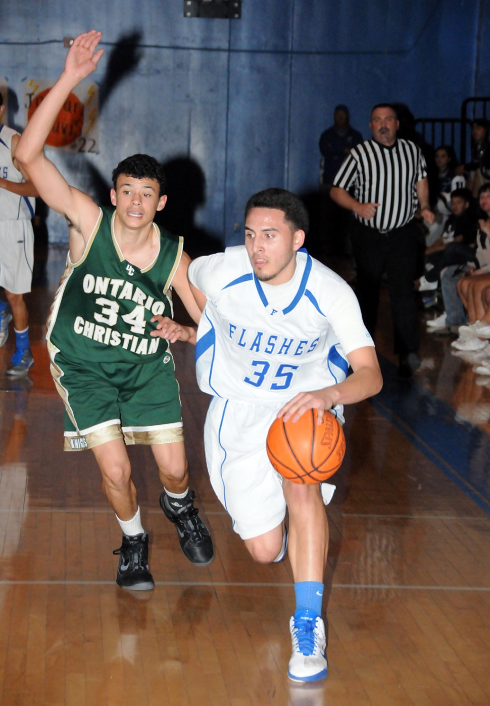 Fillmore played against Onatario Christian last Friday night. Fillmore was ahead 34-30 at half time. But wasn’t able to hold them and lost in the 4th quarter 61-67. Chris DeLa Paz above scored 26 points and had 9 rebounds.