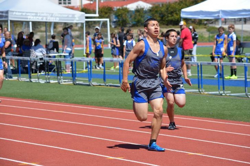 Tim Luna continues his dominance of the youth division placing 1st in both 100m and 200m