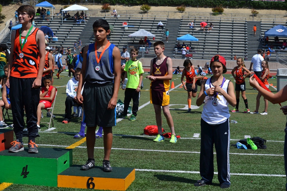 Medal winner Fernando Gonzales 6th place in 800m Youth division