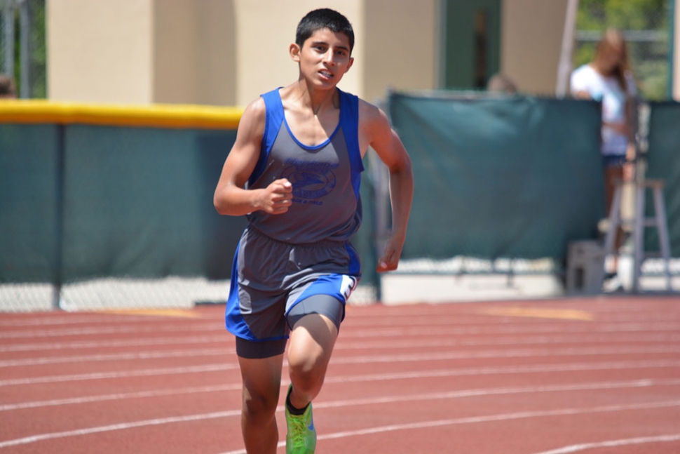 Fernando Gonzales came in 2nd place in the youth division 800m dash this earned him a qualifying time for Southern California Championships