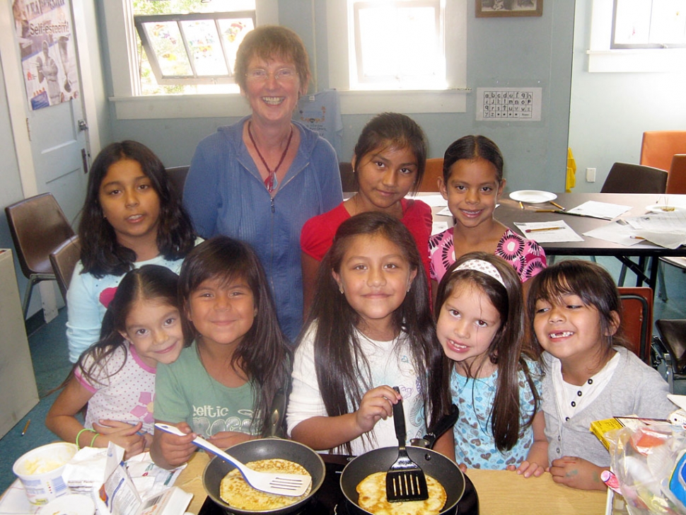 Picture in front row, Nichole Gonzalez, Sandra Salazar, Jazmine Rodriguez, Jordan Chavez, Angelica Garcia: back row, Jackie Chavez, Lia Verkade (Volunteer), Cynthia Garcia, Yanelley Lara.