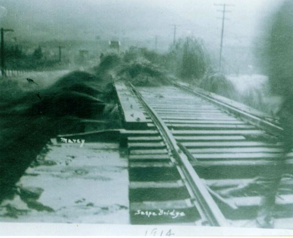 January 2nd 1914 approach to Sespe Railroad Bridge.