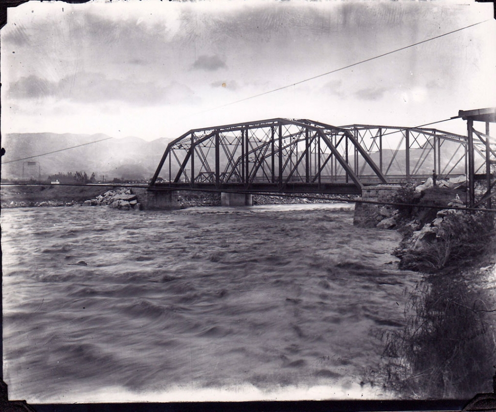1914 Sespe bridges before collapse.
