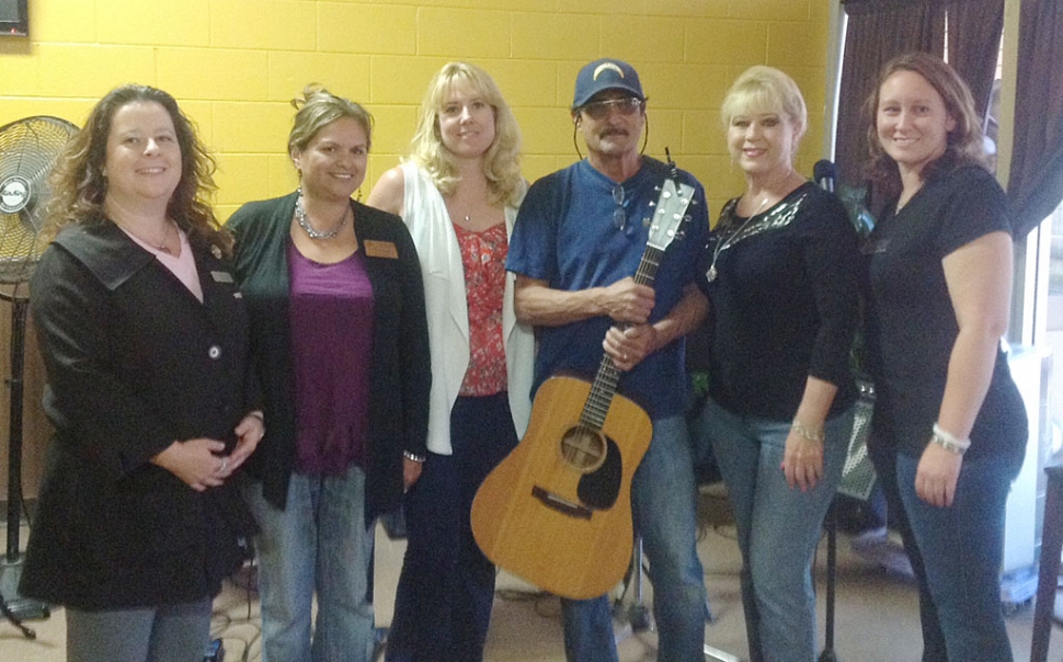 (l-r) Susan Wilson, Ari Larson, Tracy Stewart, Max and Alma Gabaldon, and Melanie Fiers.