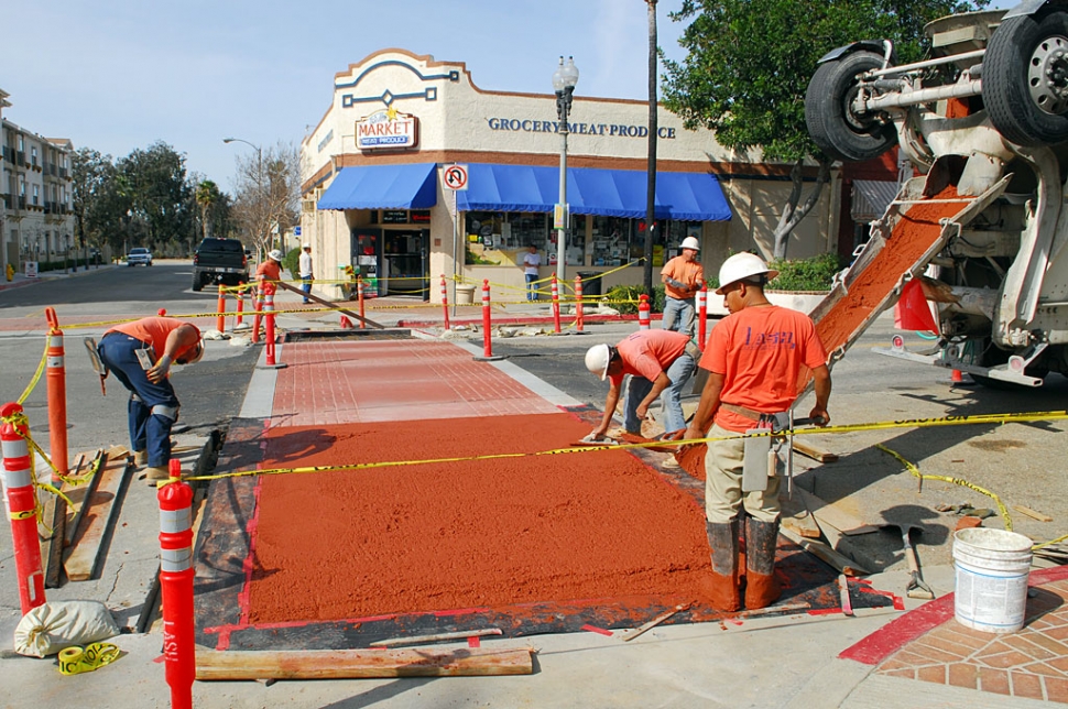 Central Avenue’s “brick” crosswalks are being replaced as the storm drain construction nears completion. Paving on Central, from Highway 126 to Sespe Avenue, will be the next step, much to the relief to long-suffering Central Avenue merchants. Despite significant disruption of traffic for more than a year, the construction company responsible for the work receives high praise for its work.