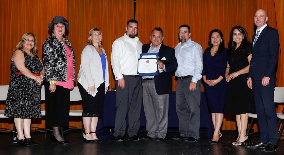 Lifetime Achievement Citizen Ernie Villegas, pictured center