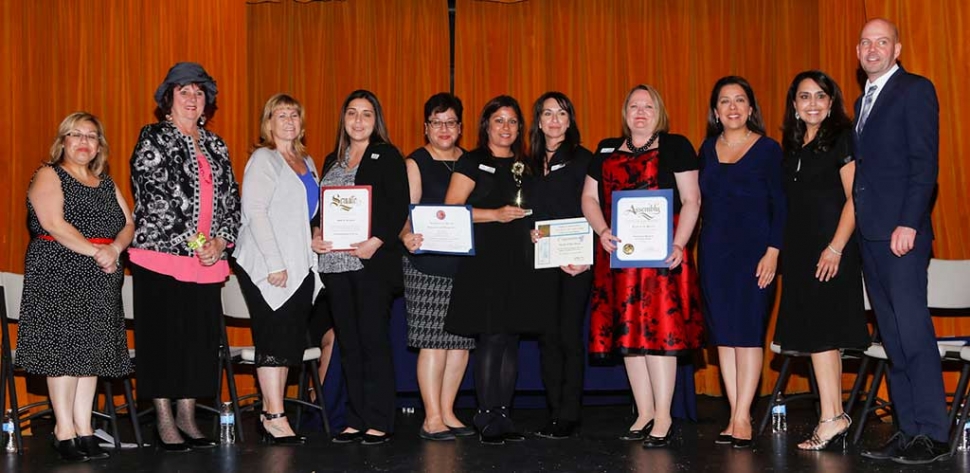 Business of the Year Bank of the Sierra, staff pictured center.
