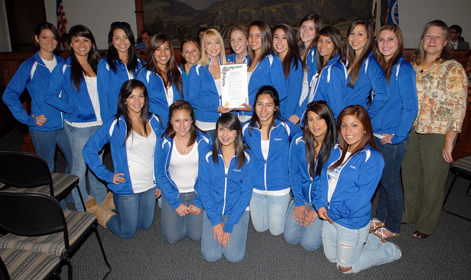 Mayor Patti Walker presented the FIllmore High School Cheerleading Squad with a proclamation for the winning track record at numerous competitions. In March the cheerleaders won First Place in the California State Championships.