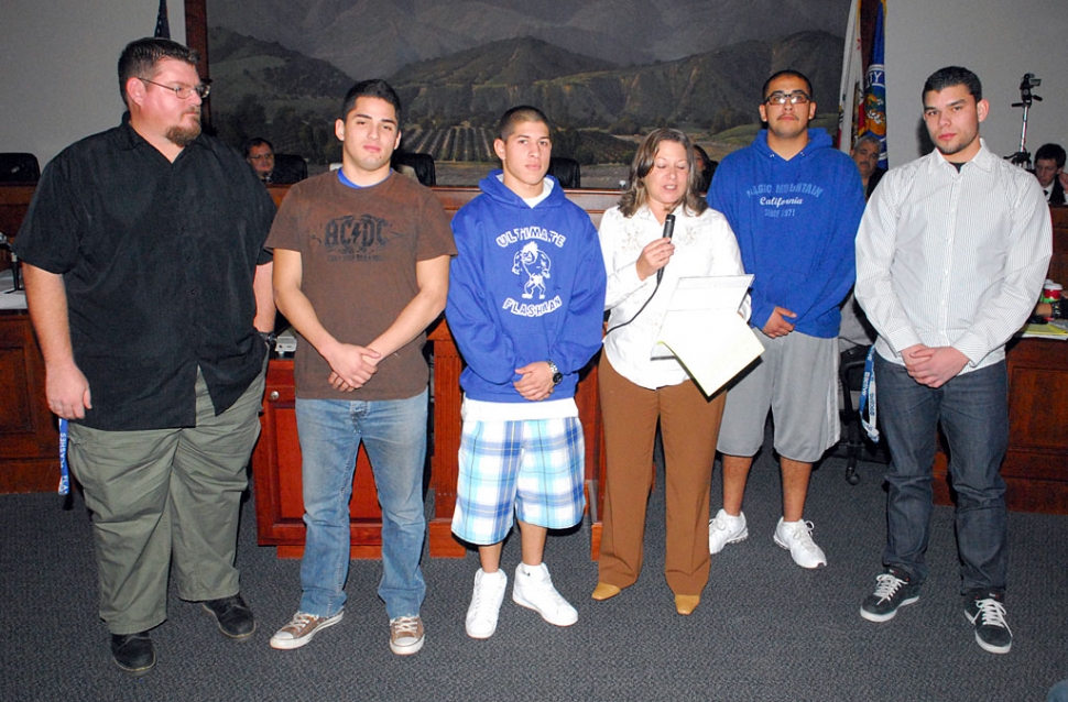 At Tuesday night’s City Council meeting the Fillmore Flashes Football team was presented a plaque for a successful season. Pictured above (l-r) Coach Matt Dollar, Christian Prado, Ralph Sandoval, Mayor Patti Walker, Victor Moreno and David Esquivel.