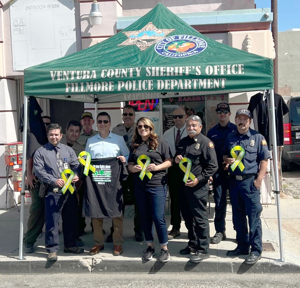 On Tuesday, May 10th, from 10am to noon, Fillmore City Fire Department, Fillmore Police Department, City of Fillmore, National Alliance on Mental Illness (NAMI) Ventura County, and La Michoacana bakery in Fillmore partnered in the Coffee with the Badges event. The day’s festivities were in support of the City’s efforts to raise awareness about the importance of mental wellness and to raise funds for the NAMIWalks Your Way 2022 campaign. This event raises funds for NAMI’s free programs at a time when the community needs them the most. You can support Fillmore public safety’s fundraising efforts by visiting the following website and making a donation: www.namiwalks.org. Photos Courtesy https://www.facebook.com/SupervisorKellyLong