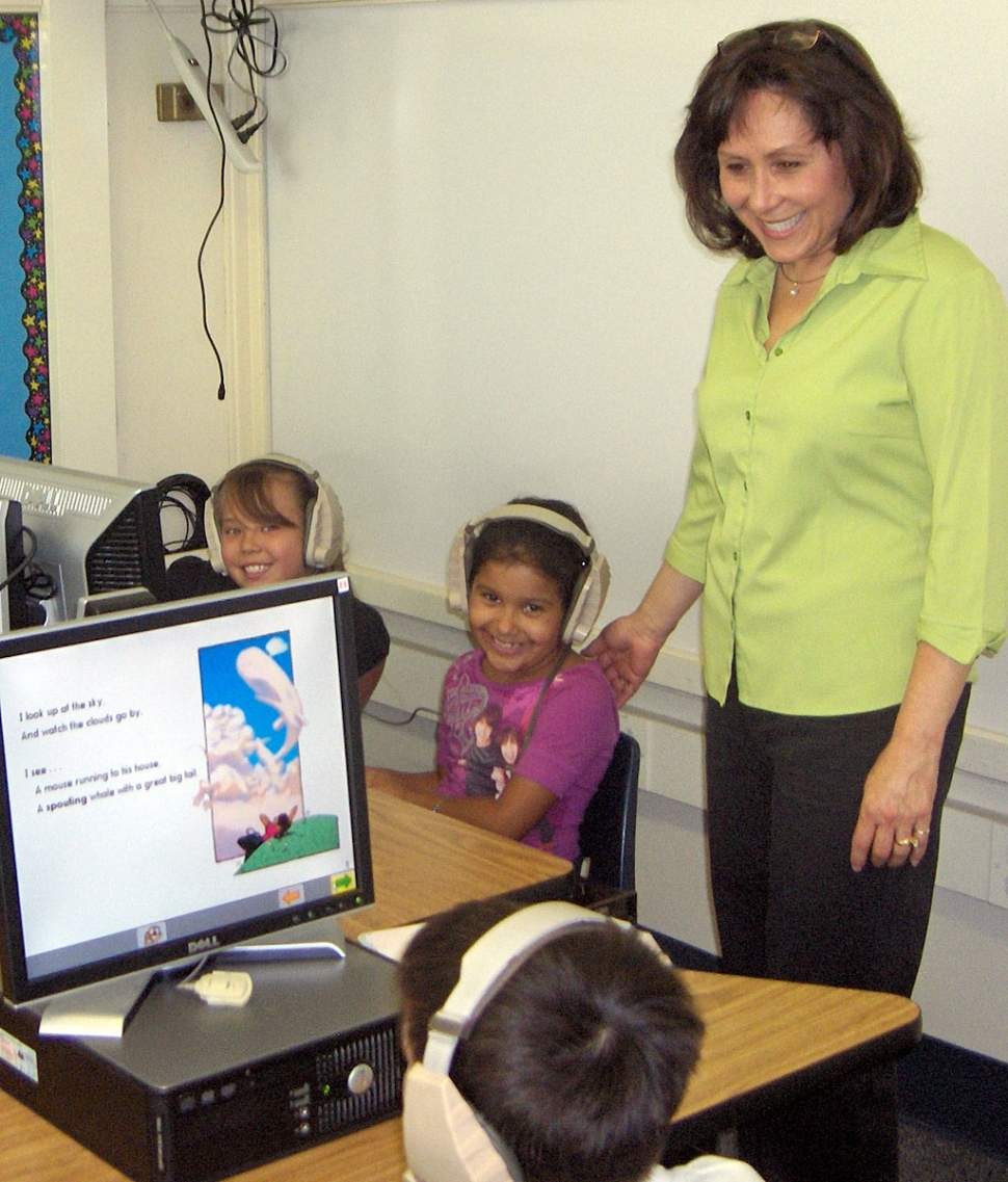 Fillmore Unified School District School Board Member, Virginia de la Piedra visited San Cayetano Elementary School on Friday September 5th. She is seen here visiting students using the Waterford Early Literacy Computer Lab. This program is for K – 2 students.