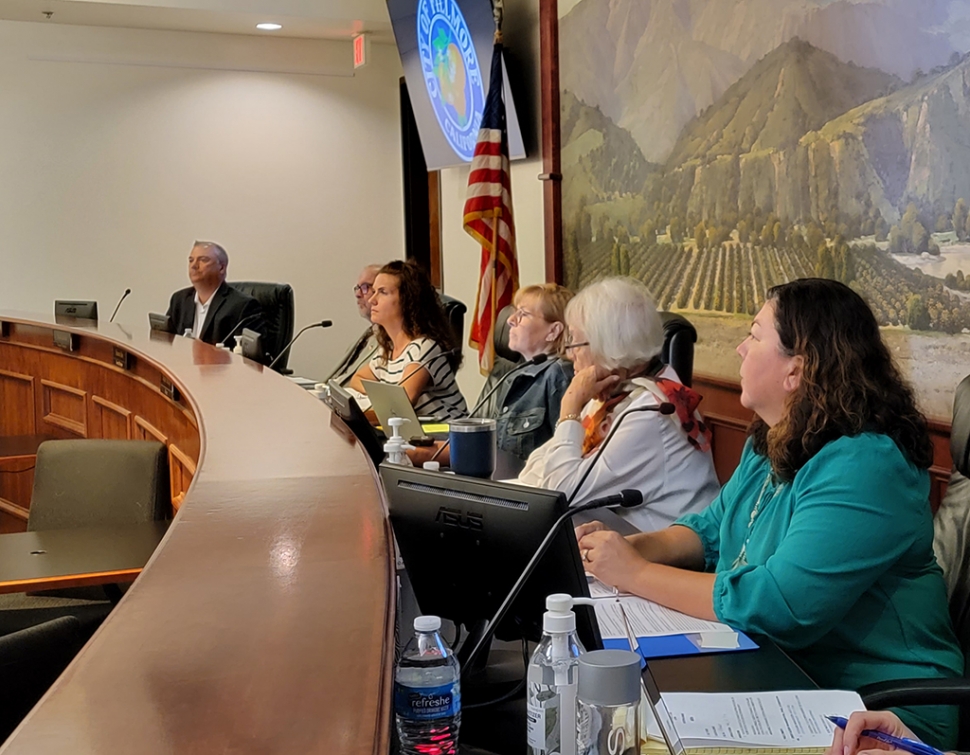 At last night’s city council meeting the Council discussed water and sewer past due payment plan options and changing of job description for Accounting Supervisor.