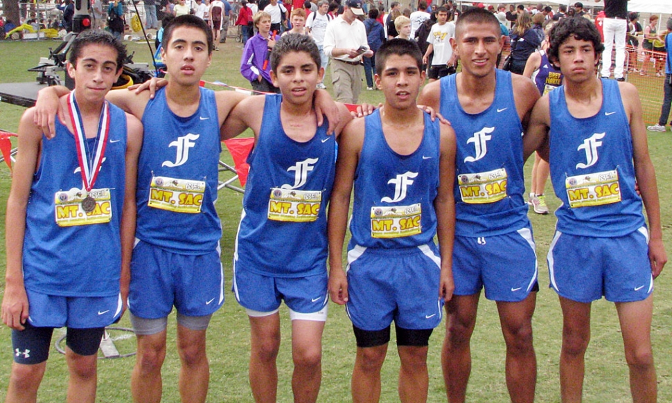 Varsity Boys- Took 3rd place at the Mt. Sac Invitational

(l-r) Alexander Frias, Ruben Cruz, Anthony Rivas, Adrian Mejia, Hugo Valdovinos and Jovani Oregon

