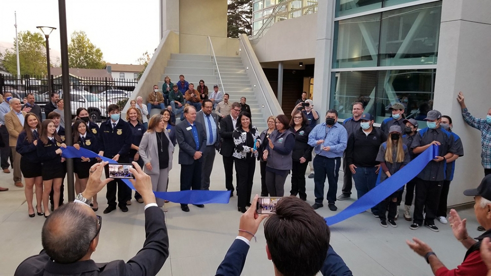 On Monday, November 1st at 5:30pm, Fillmore USD hosted a Grand Opening event for Fillmore High’s new CTE (Career Tech Education) Transportation and Agriculture buildings. Superintendent Christine Schieferle, FUSD School board members, City Council Members, Fillmore FFA and more were all in attendance for the unveiling of the new facilities.
