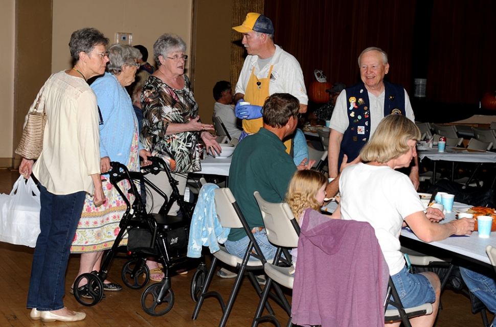 Saturday, November 2nd at the Veterans Memorial building from 5pm to 7pm the Fillmore Lions Club held their Annual Enchilada Dinner. Families and friends from the Fillmore community gathered for a great time and good food. Each dinner came with enchiladas, rice, beans, and salad.