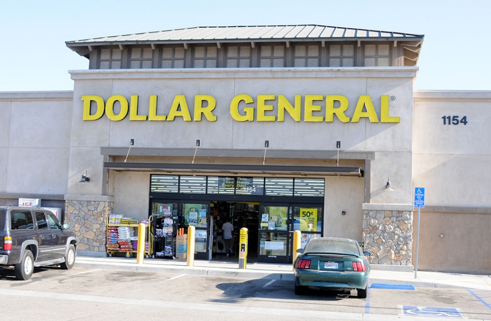 On Friday, August 20th at 2:47pm, police responded to a call that two people had been stabbed at Fillmore’s Dollar General, located at 1154 Ventura Street. When deputies arrived on scene they observed a male suspect with a knife attempting to flee the area. He was later identified as Cesar Pedro Villanueva, 21, of Fillmore. Police were able to detain him at the scene.