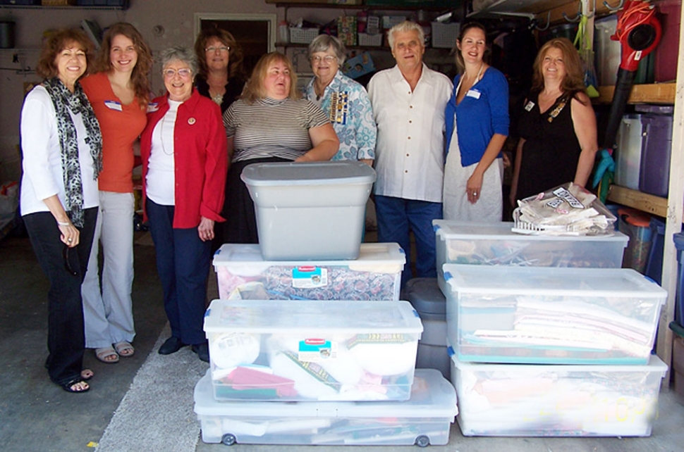 A Street Self Storage owner Milan Boyanich, an Air Force veteran, recently donated eight large containers of 
material, sewing supplies and yarn for the blanket project spearheaded by the Daughters of the American 
Revolution. The blankets made by the women of the Simi Valley DAR chapter are destined for American soldiers 
in hospitals overseas.