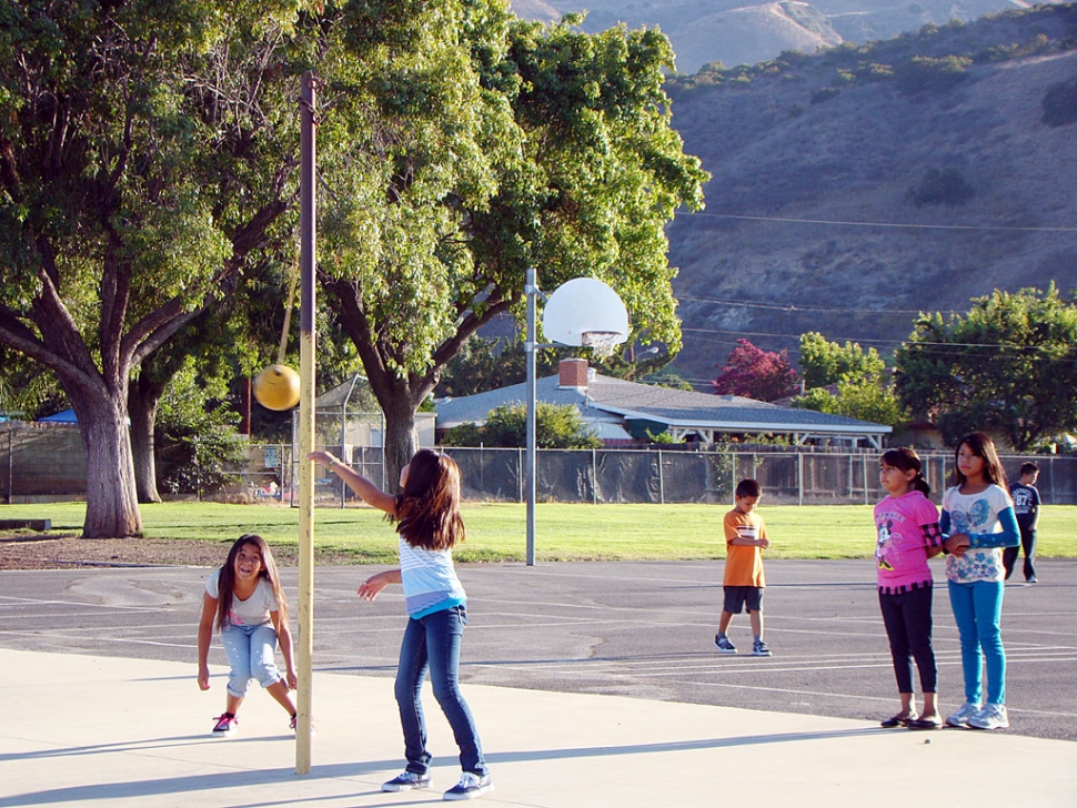 School is in session and the students are already having fun playing teatherball at San Cayetano.