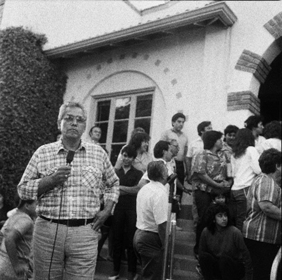 Ernie Morales, former Fillmore mayor, addressing a demonstration against the English as the Official
Language Initiative. Ernie served as mayor in 1984.