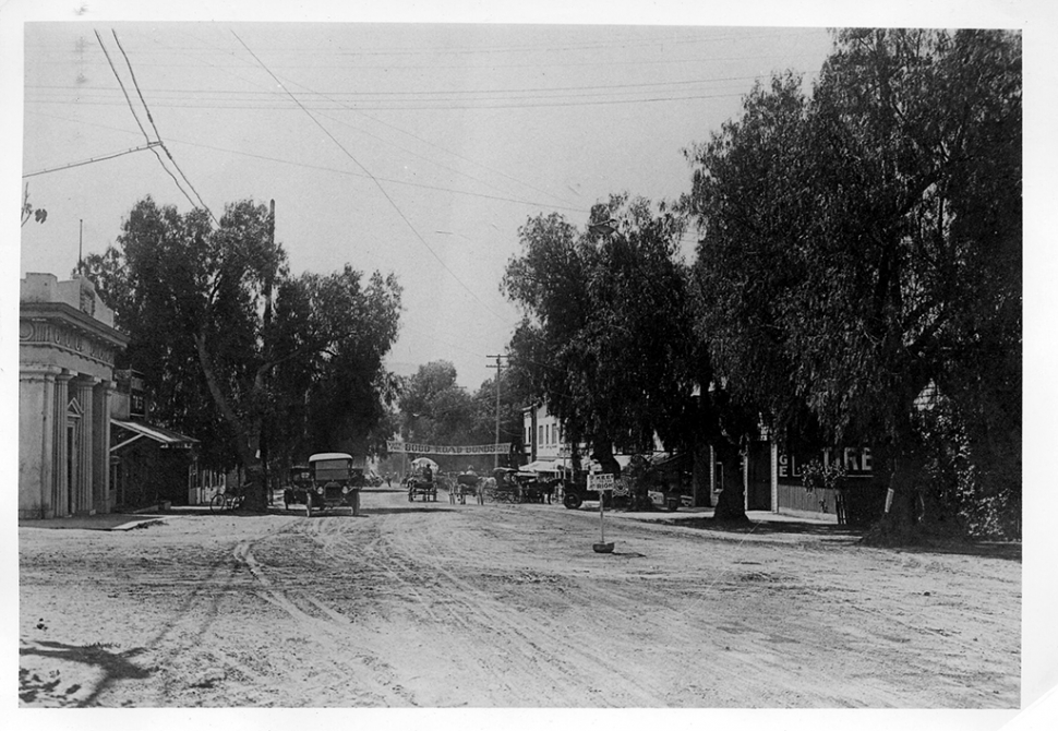 Central Avenue Pepper Tree Days before paving in 1915.