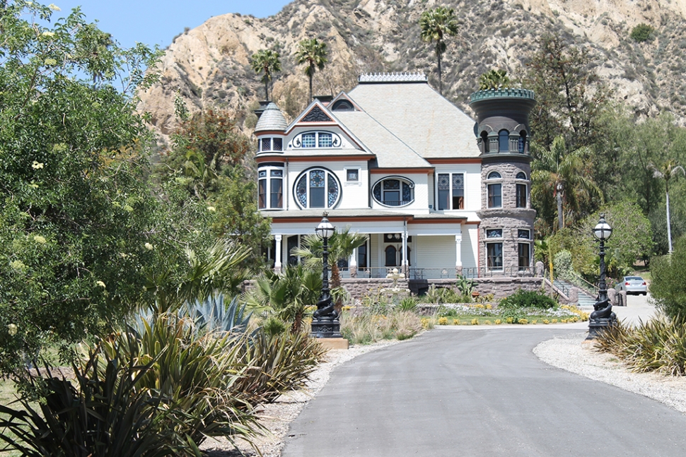 The Piru Mansion as of today.