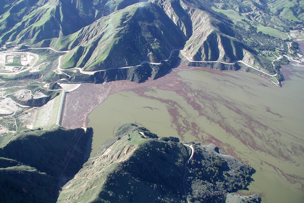 Lake Piru spilling debris in 2005.