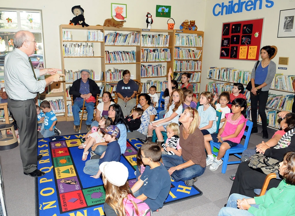 Popular Magician Shawn McMaster wowed the crowd last Wednesday at the Fillmore Library with Halloween magic.