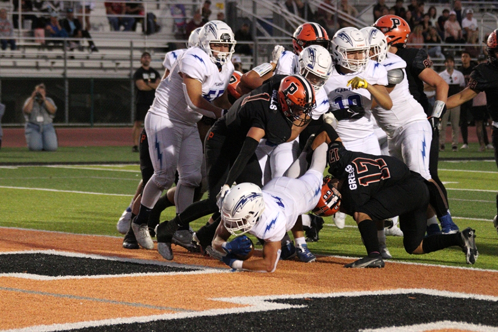 On Friday, August 27th, the Fillmore Flashes fell short to Santa Ynez after a close game with a final score 26 – 21. (above) Flashes Varsity scoring a touchdown in last Friday’s game. Next game is a set for Friday, September
10th, 7pm, at Milford. Photos courtesy Crystal Gurrola.