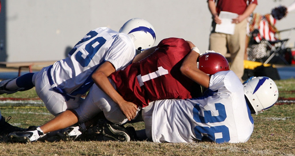 Fillmore’s JV beat Santa Paula 34-0. Fillmore lead in the half 7-0. The offensive & defensive line played well domintaing the line of scrimmage. Anthony Perez, Brandon Pina, Tony Sanchez, Lalo Gomez, Jordan Carrillo and Daniel Cruz did well on the offense line. Collin Farrar, Nathan Garnica, and Mario Hernandez ran the ball successfully. Farrar scored 2 touchdowns, as well as Robert Bonilla. Mario Hernandez had one touchdown. Joel Amaro had 4 P.A.T.’s. Pictured above #29 Jeremy Martinez and J. P. Galvez #38.