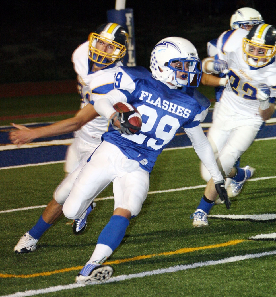 Zach Golson #29 had a good game against Nordoff. Golson had a 57 yard touchdown return and rushed for a total of 105 yards. Sammy Orozco scored the second touchdown for Fillmore. Flashes were struck down by Nordoff 52-14.