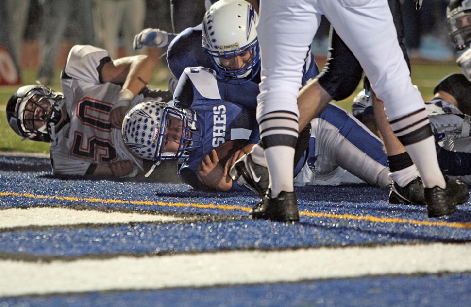 Nathan Ibarra #7 scores 1 of his 3 touchdowns against Brentwood. Photos by Mike Watson.