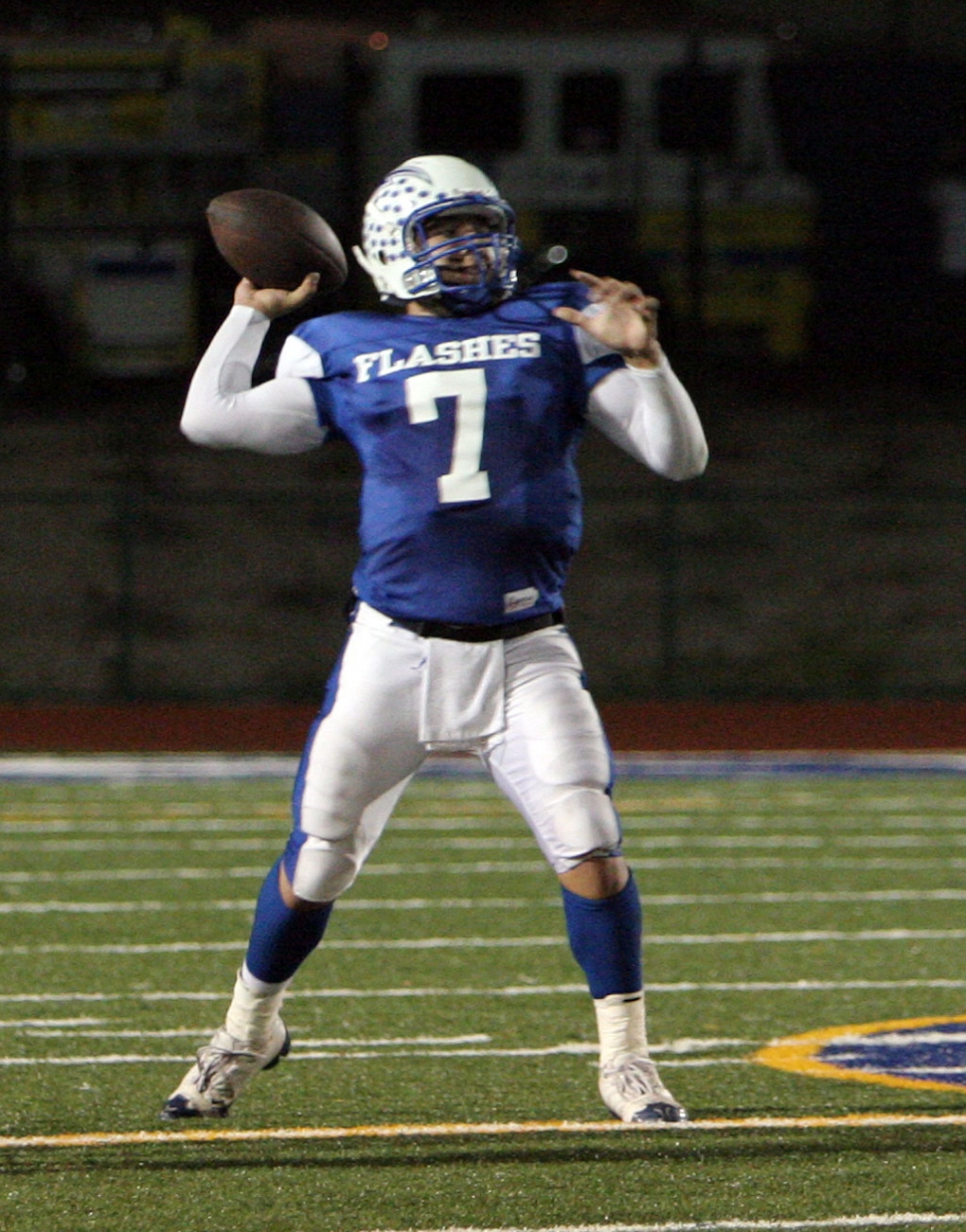 Nathan Ibarra #7 threw for over 100 yards against Santa Paula. Fillmore lost to the Cardinals 34-14.