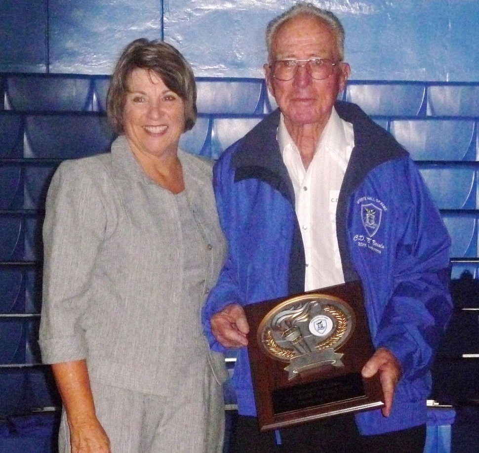 (l-r) Debby Curnett and C.D. “Buck” Basolo. Basolo is from the Class of 1946. 