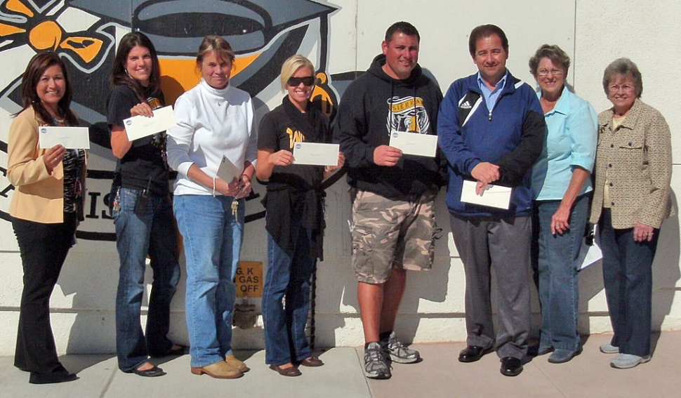 (l-r) Cynthia Frutos, Principal and Teachers Laura Todis, Susan Jolley, Rebecca Raskin, Jose Lomeli, Bill Chavez, Michelle Smith (President of the FWSC), and Tobey Bowers (1st V.P. of the FWSC).
