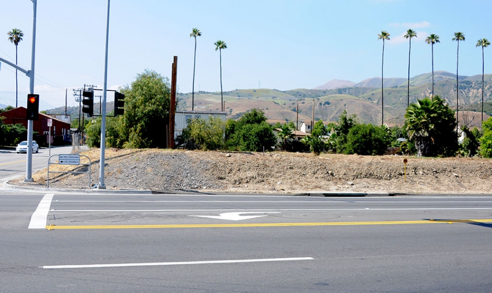 The vacant lot proposed for development.