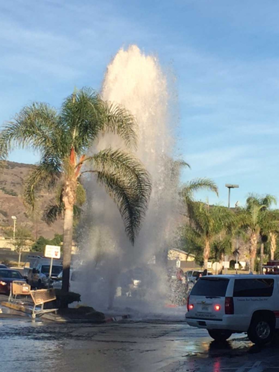 A fire hydrant busted open in front of RiteAid on Wednesday, November 18th, at 3:30pm. The geyser gushed approximately 50 feet into the air for about 15 minutes before city workers turned off the water. Vons parking lot was flooding but there were no injuries. See video below.