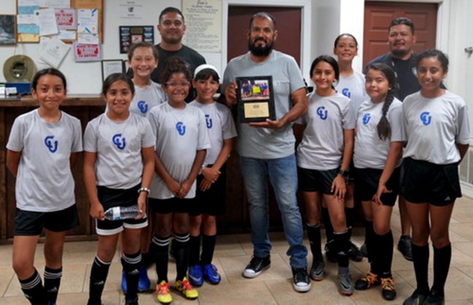 California United FC Girls 2008 Bronze Beta team would like to thank Jim’s Fillmore Towing for donated carwash stalls so we could have a carwash and make money for our team to buy equipment for the team. Their donation helped the team buy much needed equipment. Pictured above (l-r) are Danna Castillo, Sara Diaz, Jazleen Vaca, David Vaca (HC), Joelle Rodriguez, Fiona Cabral, Baltazar Cordero, Alondra Leon, Lizbeth Mendez, Aciano Mendez (AC), Anel Castillo and Valerie Rubio. Not Pictured: Leanna Villa, Delila Ramirez, Nevaeh Nappi, Nathalia Orosco and John Cabral (AC). Photo courtesy Maria Alvarez.