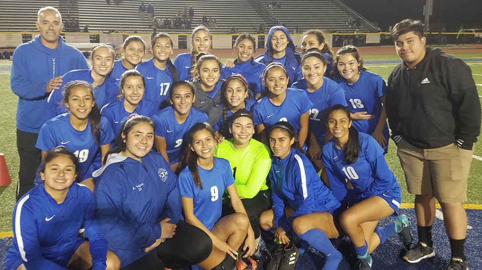 The Lady Flashes opened their season Tuesday, November 20th against Saint Bonaventure and came up short with a score of 8-0. Leading the way for the Flashes was Junior Stiker Ana Covarrubias with 3 goals, Alexis Velasco, Jennifer Cruz, Arianna Ocegueda each had a goal and Aaliyah Lopez had two goals. The defense played great only allowing 3 shots on goal. Sadie Rico and Ashley Yepes combined for the shut out. Pictured are the Lady Flashes after their first game of 2018 season. Submitted by Coach Homer Omero.